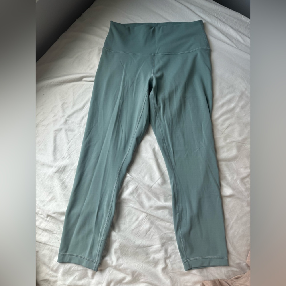 Lululemon Wunder Train Contour Fit Crop 23” in Misty Glade, size 12